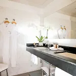 La Отель