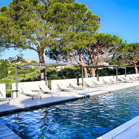 La Ξενοδοχείο 5*